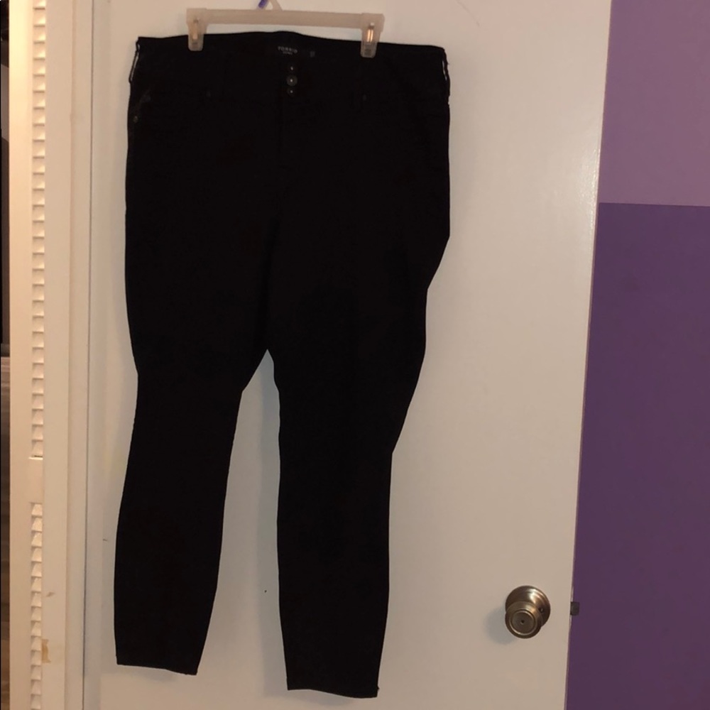 NWT 20S Torrid Black Skinny Jean Jeggings